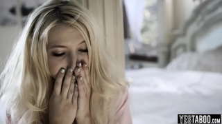 Leasathair busts óga cailín páirtí teen leasiníon tar éis a bheith amach gach oíche