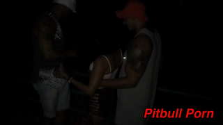 Fudemos na urca in the middle of the street