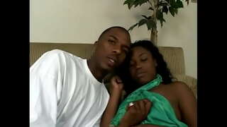 Ebony babe zanič težko črno schlong nato gets zajebal v vse pozicije