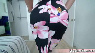 ���ਤਰੇਈ ਕੁਝ ਸਮੱਸਿਆ ਹੈ, ਉਸ ਨੇ ਇੱਕ nymphomaniac ਅਤੇ ਉਸ ਨੂੰ ਸਕਦੇ ਬੰਦ