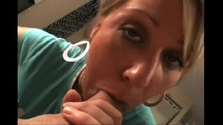Naughty Holly blowjob &amp;amp; promper på dick