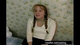 Симпатична Кејти се обидува Надвор за порно улога