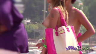 Ħej mara ejja jimxu&#039;l isfel il-bajja typsy &amp;amp; mara flimkien