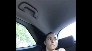 Je cums v avtu