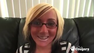 Candy Jones Laat Een Zwarte Man Cum In Haar Kutje