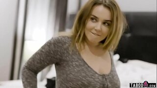 كبيرة الثدي couchsurfer حاول أن يسرق الرجل استضافة لها