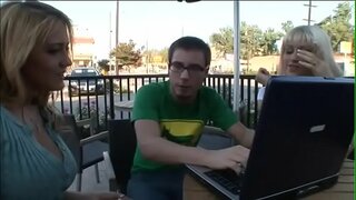 زن و شوهر از انتخاب هنرمندان Eve Lawrence, Trina Michaels باید در مناظر