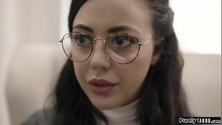 Orain birjin azken resort da gizarte langilea shes bilera.Betiko bakarra nork bere lagun dezake eta bere sis baina prezio bat dator.Nahi zuen bere sexu zion.Ezta beste aukerarik ez zuen eztarri bere oilarra, eta aukera ematen zion jaten bere aurretik fucks zuen bere