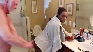 Chanel ຍິງປາກເຫຼືອງ້ໍາກັນ Fucking ກົ້ນ Fucking ເຫລົ່ານີ້ຄີກົ້ິ