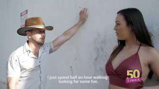 50 было - Шлюха на улице, давая мудак за пятьдесят реалов анальный